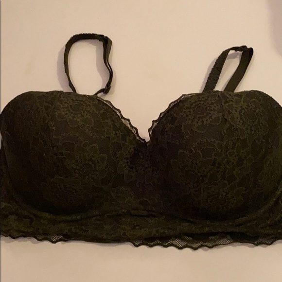 Set of two Victoria’s Secret Pink MED bralettes - Picture 1 of 2